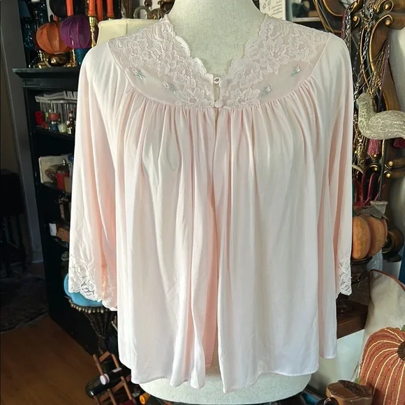 Vintage Baby Pink Bed Jacket w Pink Lace - Picture 2 of 9